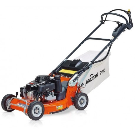 Dormak 3000m2 CR 53 PRO trailed lawn mower.